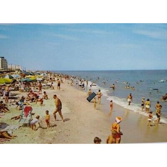 Rehoboth Beach Delaware Postcard Rafting Swimmers Sun Bathers Beach Ocean - Picture 1 of 3